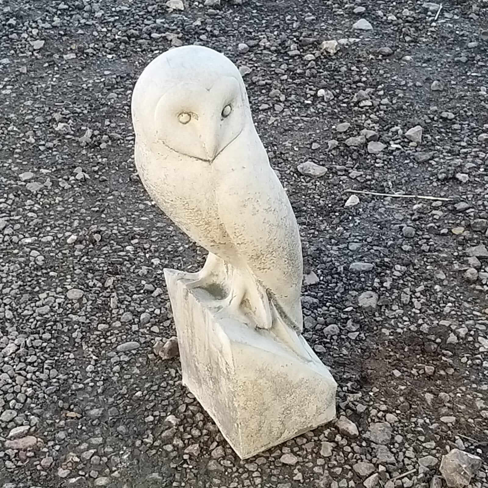 Barn_owl_statue_ornament_