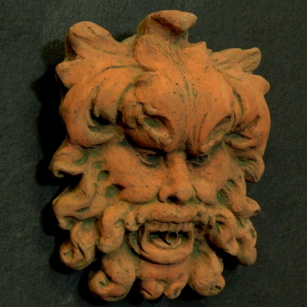 heraldic_head_wall_plaque_terracotta